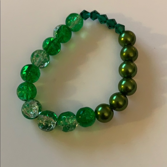 Assorted Handmade bracelets. - Picture 5 of 10